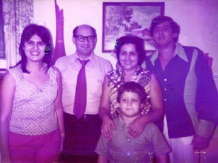 Adelfa Toirac y su familia en 1974.